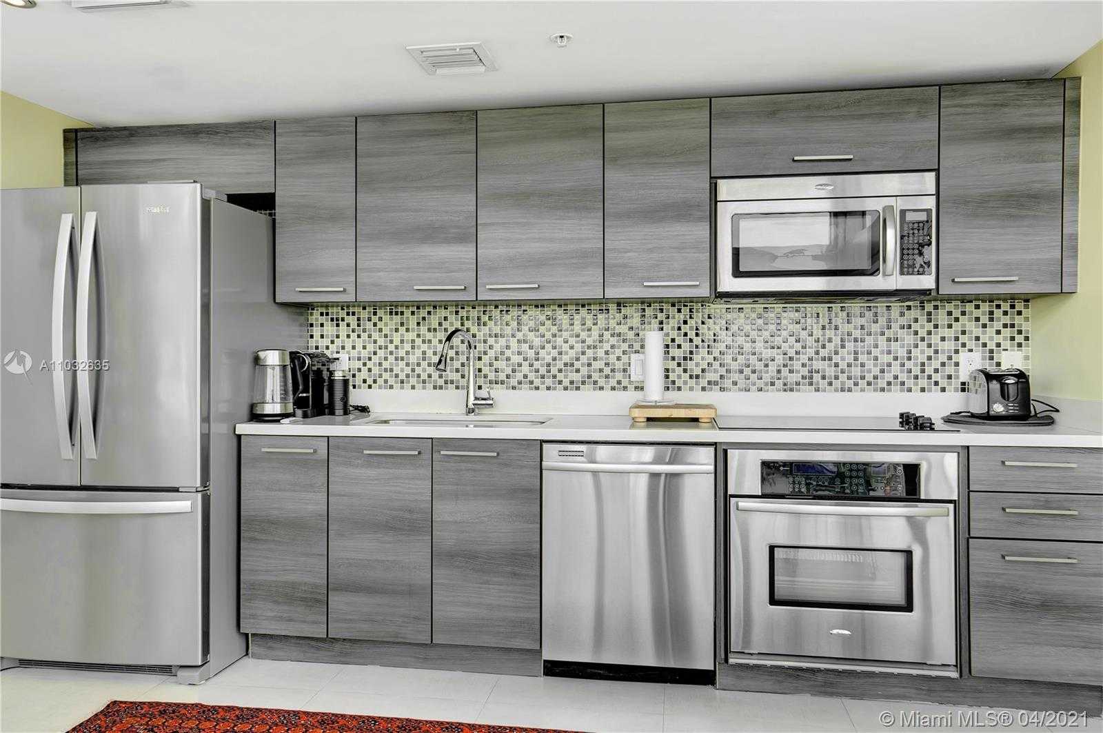 Small Image of 421 MERIDIAN AVE #21, Miami Beach Number 8