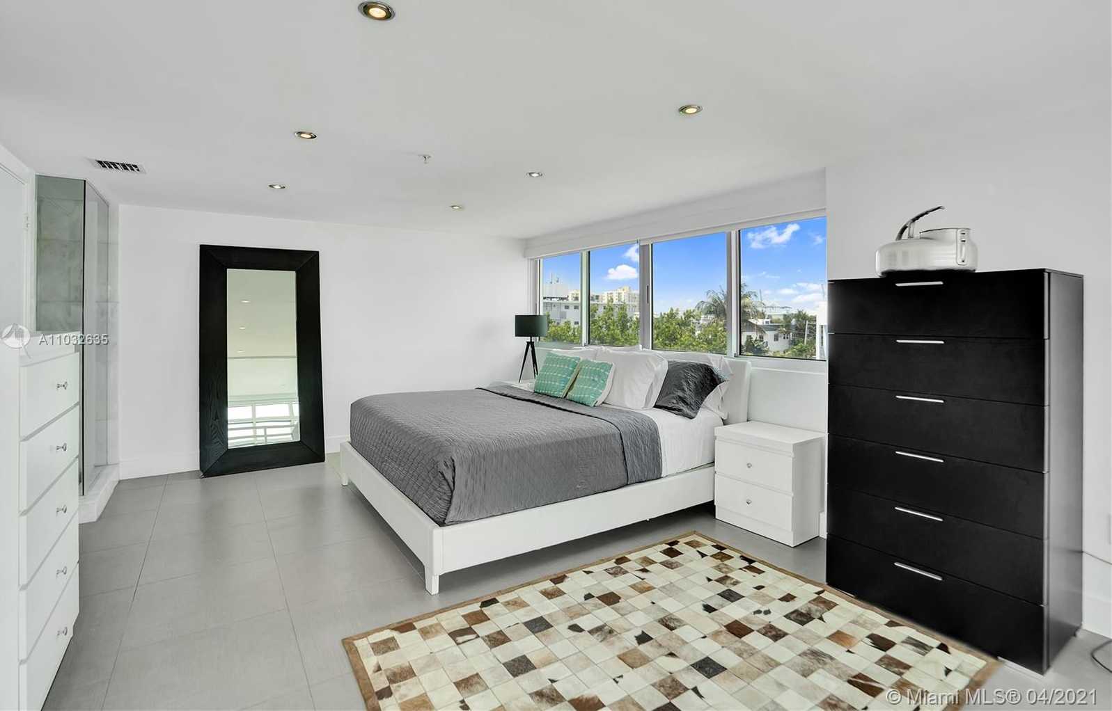 Small Image of 421 MERIDIAN AVE #21, Miami Beach Number 9