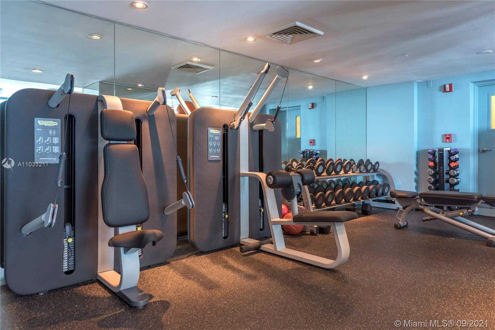 Small Image of 1500 OCEAN DR #1210, Miami Beach Number 24
