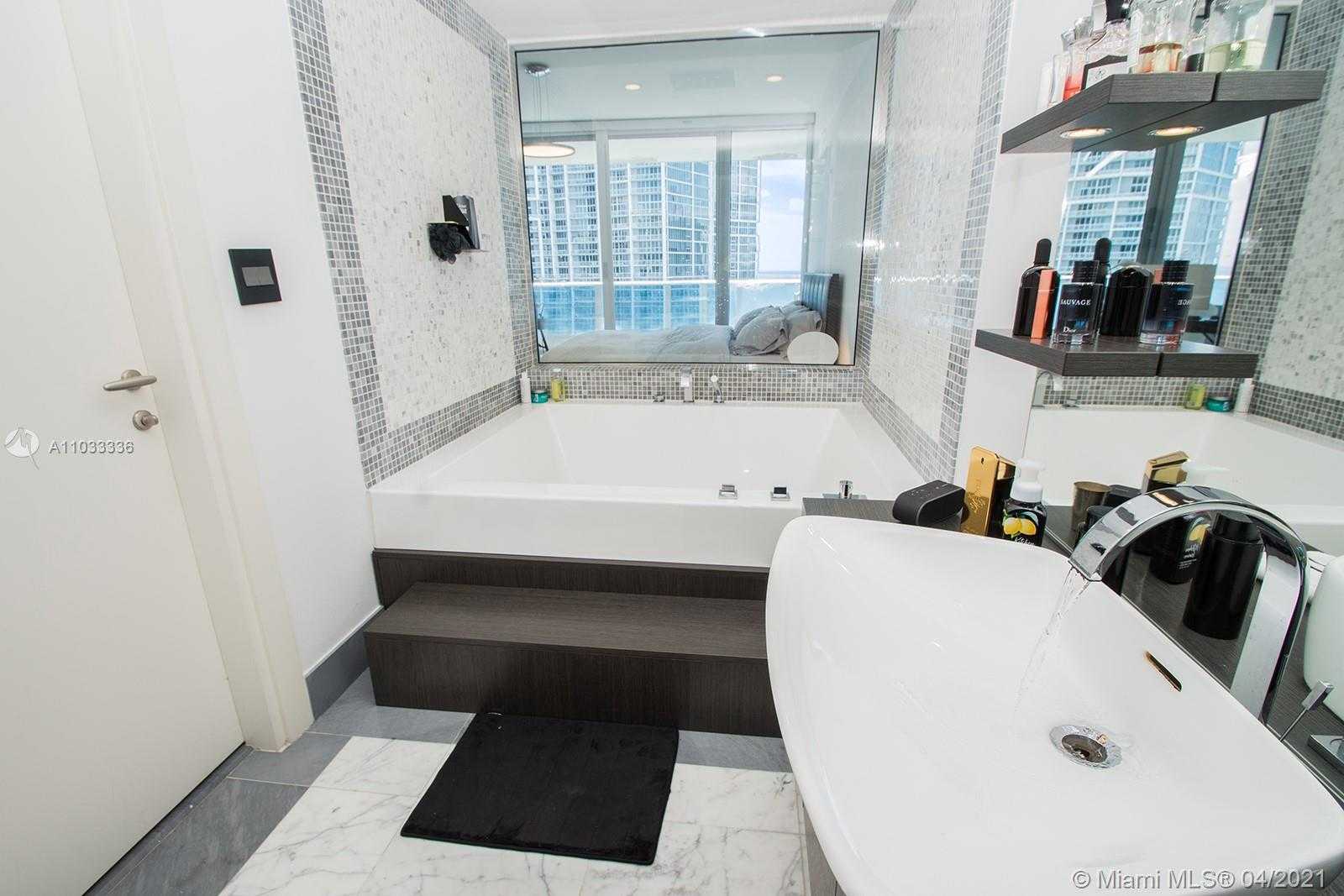 Small Image of 200 BISCAYNE BOULEVARD WAY #3806, Miami Number 21