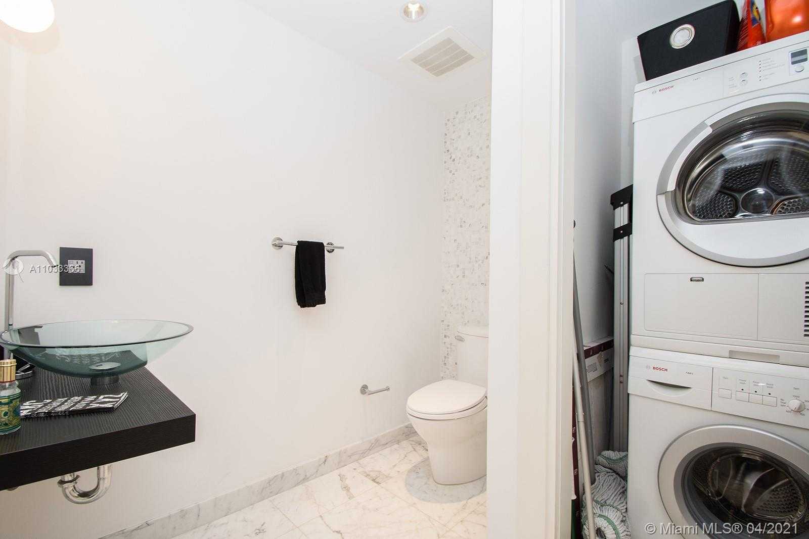 Small Image of 200 BISCAYNE BOULEVARD WAY #3806, Miami Number 23