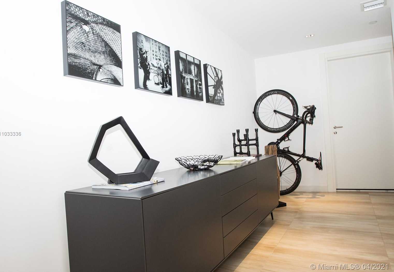 Small Image of 200 BISCAYNE BOULEVARD WAY #3806, Miami Number 24