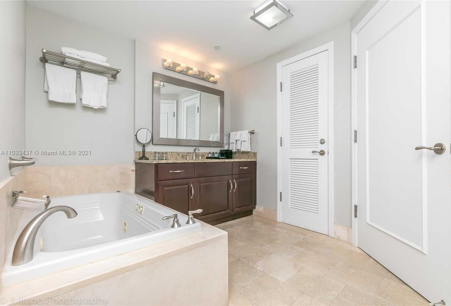 Small Image of 4401 COLLINS AVE #1104, Miami Beach Number 24