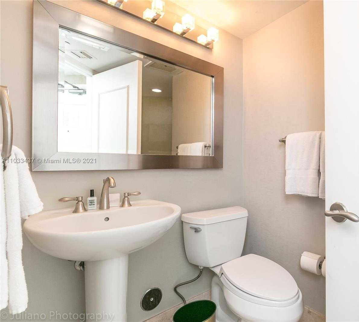 Small Image of 4401 COLLINS AVE #1104, Miami Beach Number 25