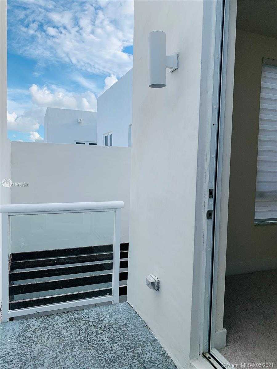 Small Image of 6471 NORTH WEST 104TH CT #6471, Doral Number 18