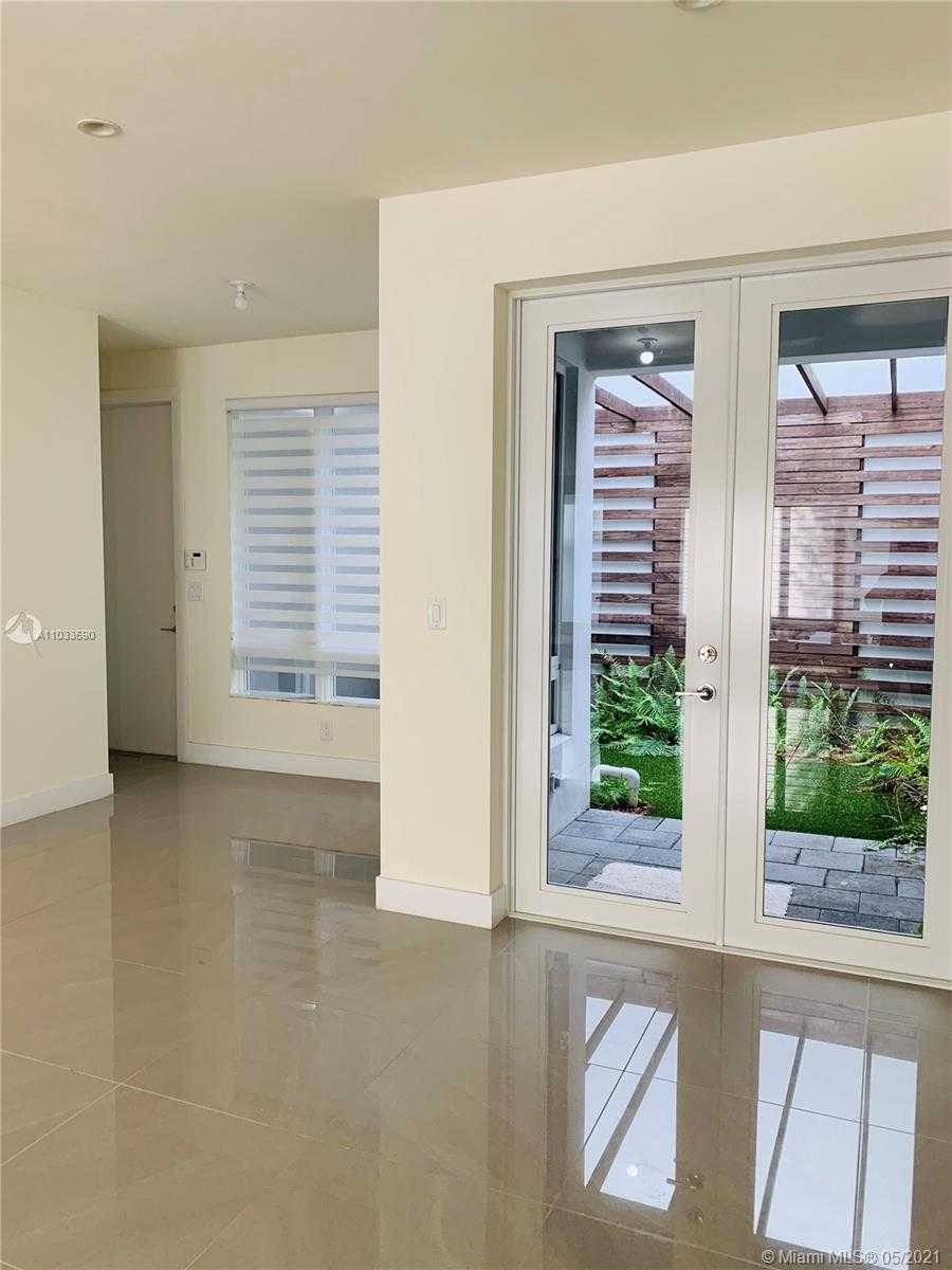 Small Image of 6471 NORTH WEST 104TH CT #6471, Doral Number 24