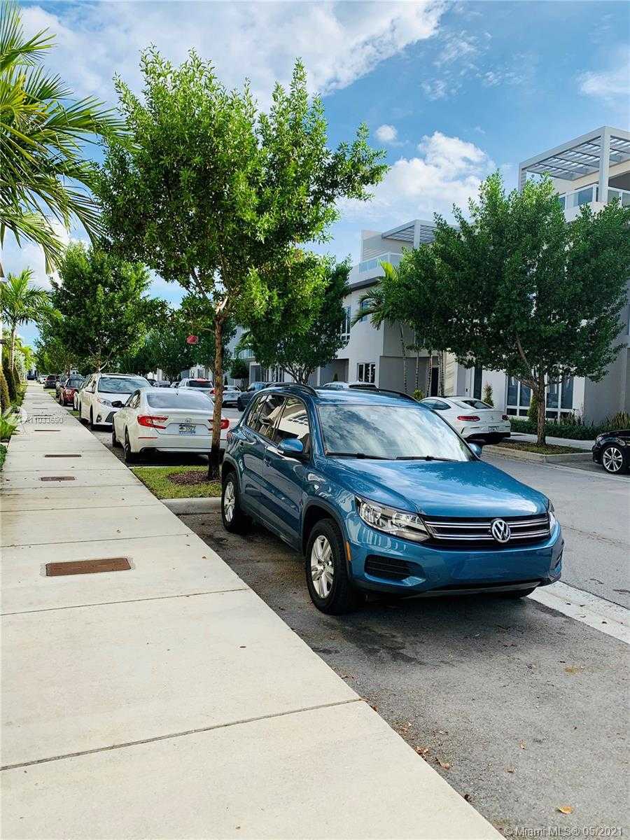 Small Image of 6471 NORTH WEST 104TH CT #6471, Doral Number 3