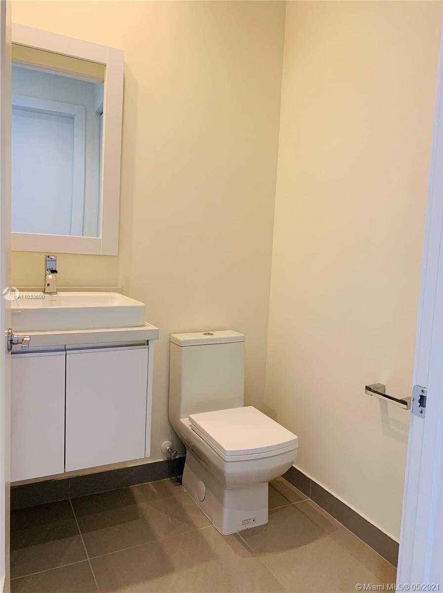 Small Image of 6471 NORTH WEST 104TH CT #6471, Doral Number 30