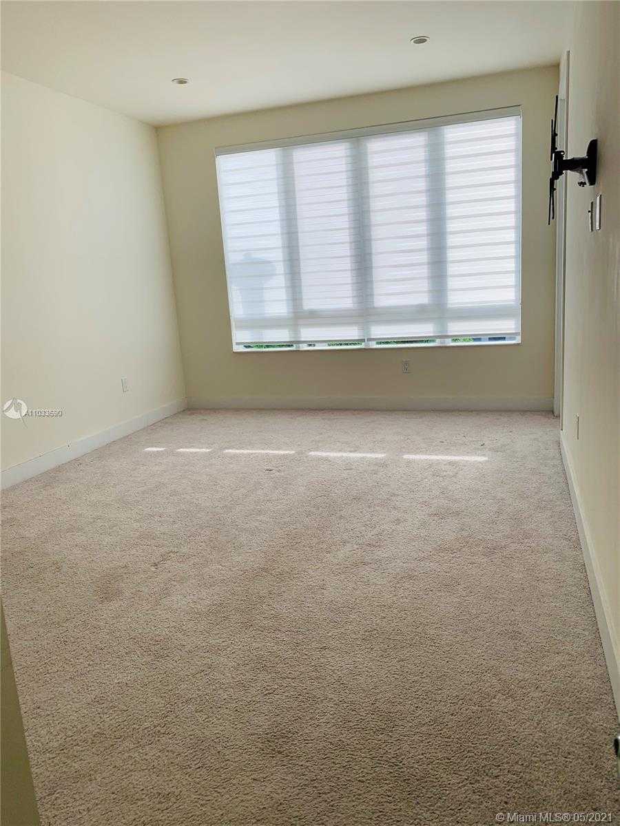 Small Image of 6471 NORTH WEST 104TH CT #6471, Doral Number 4