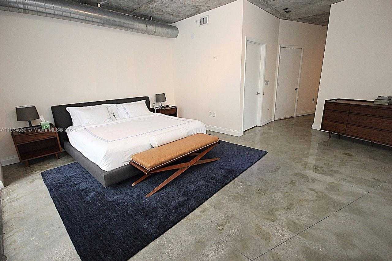 Small Image of 2001 MERIDIAN AVE #314, Miami Beach Number 17