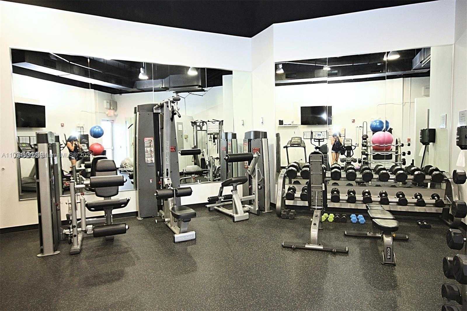 Small Image of 2001 MERIDIAN AVE #314, Miami Beach Number 20