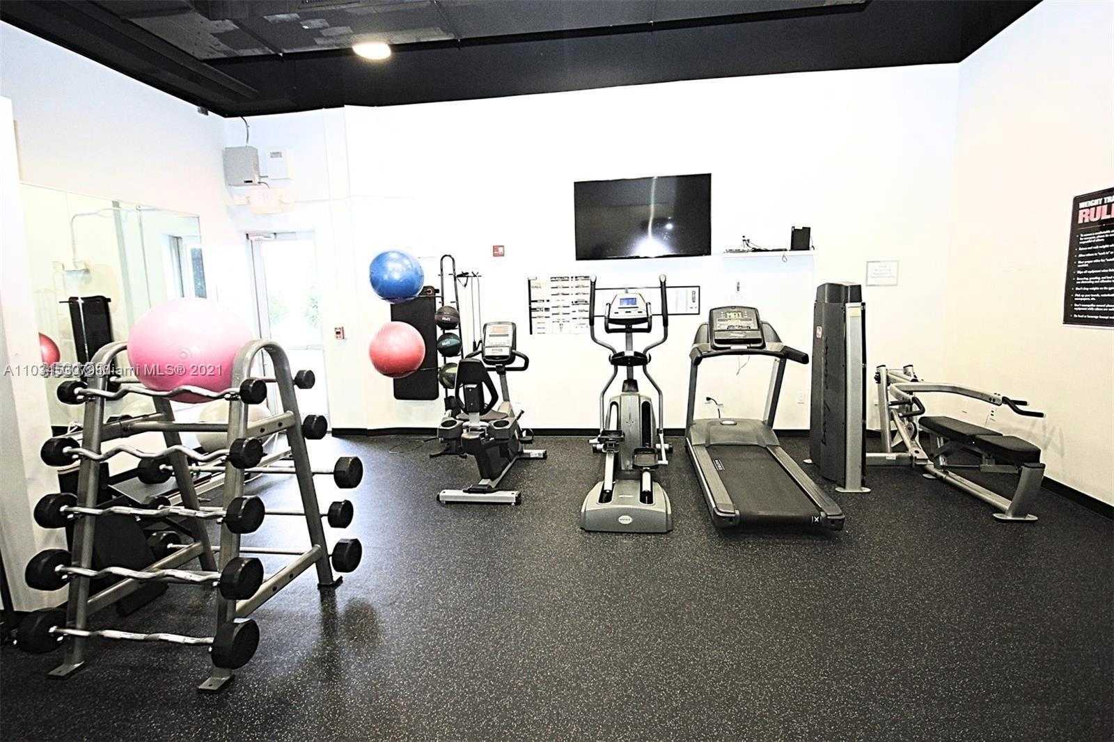 Small Image of 2001 MERIDIAN AVE #314, Miami Beach Number 21