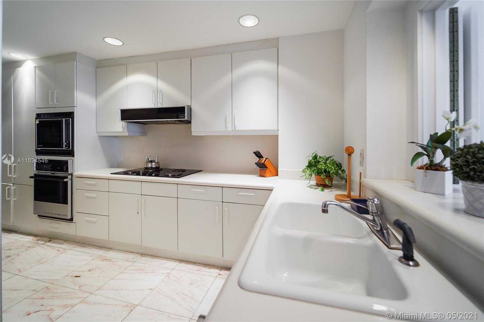 Small Image of 2032 FISHER ISLAND DR #2032, Miami Beach Number 11