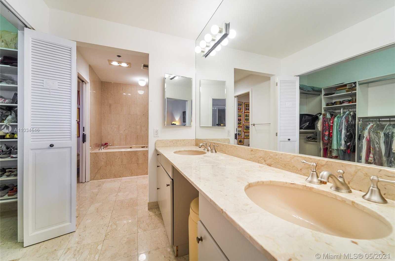Small Image of 2032 FISHER ISLAND DR #2032, Miami Beach Number 25