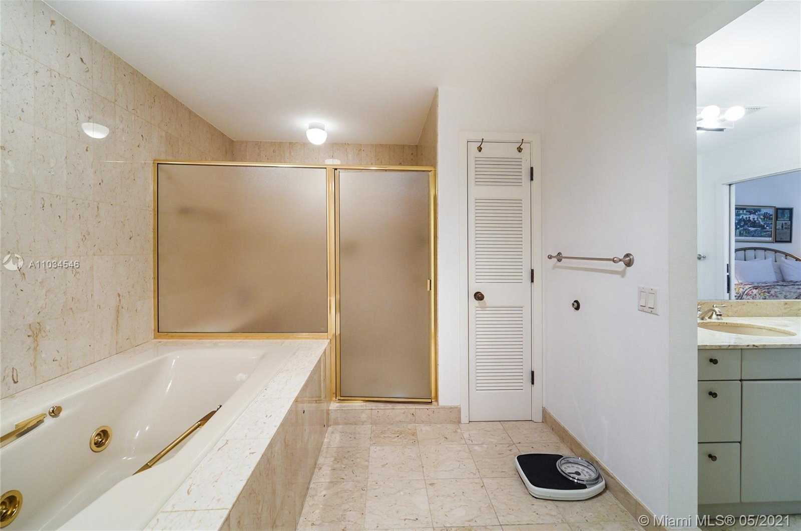 Small Image of 2032 FISHER ISLAND DR #2032, Miami Beach Number 26