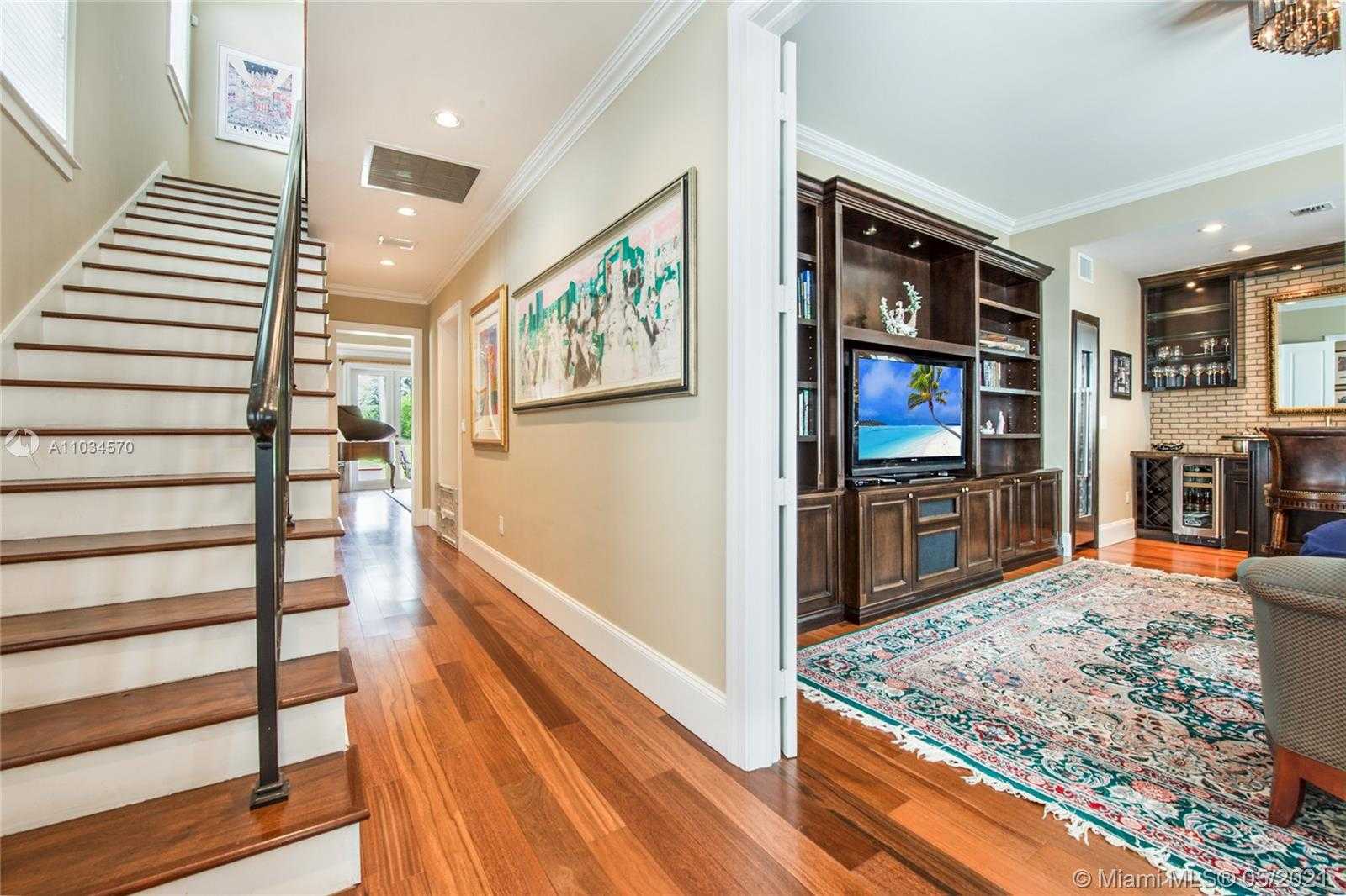 Small Image of 1119 CAMPO SANO AVE #4, Coral Gables Number 10