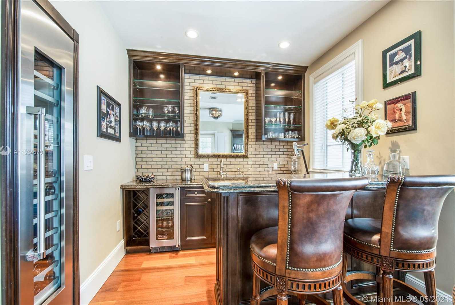 Small Image of 1119 CAMPO SANO AVE #4, Coral Gables Number 11