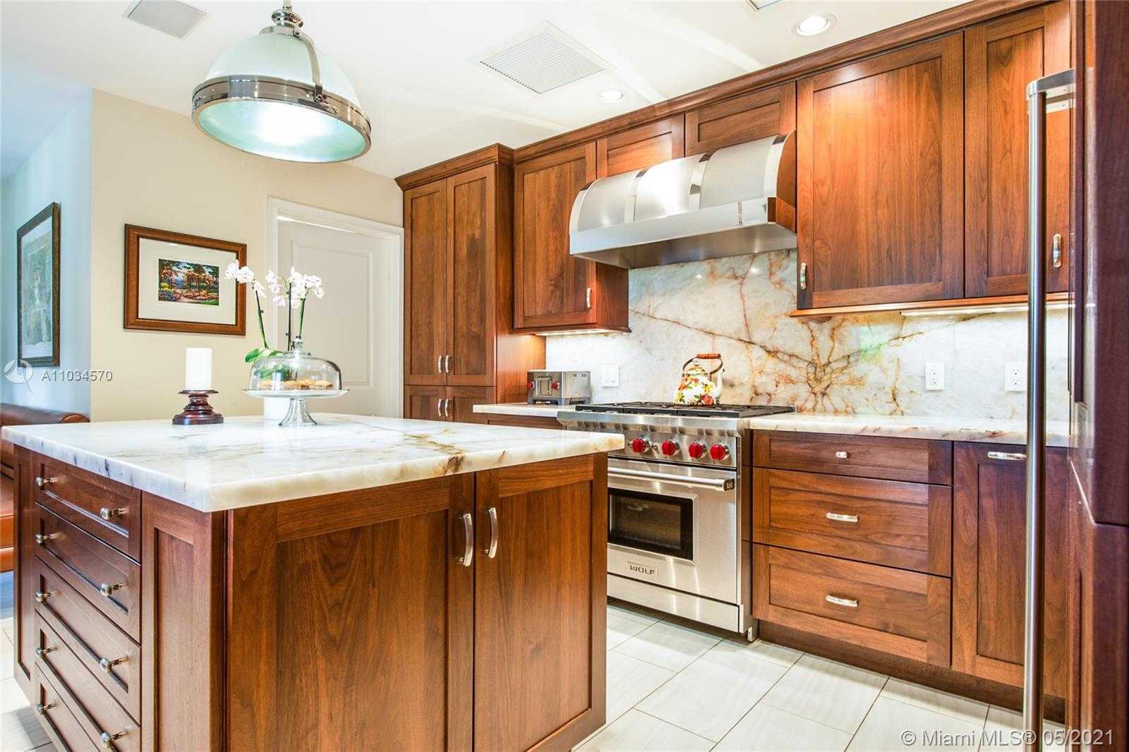 Small Image of 1119 CAMPO SANO AVE #4, Coral Gables Number 13