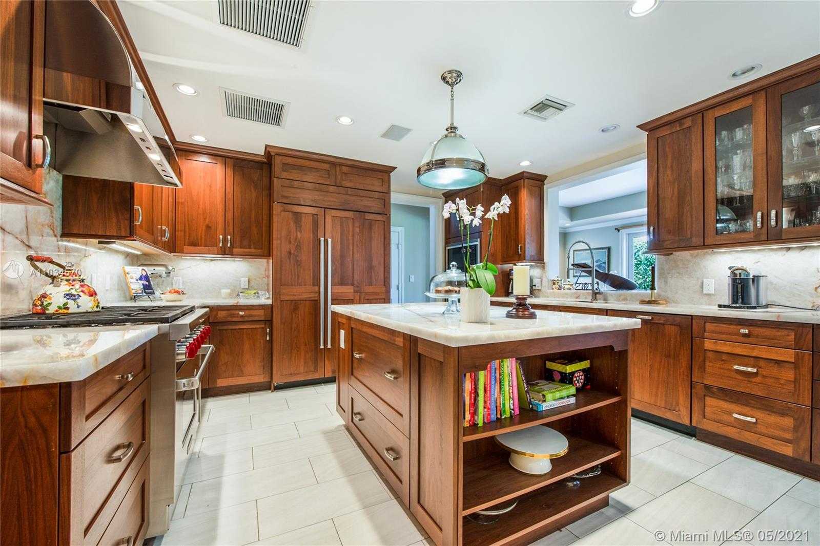 Small Image of 1119 CAMPO SANO AVE #4, Coral Gables Number 14