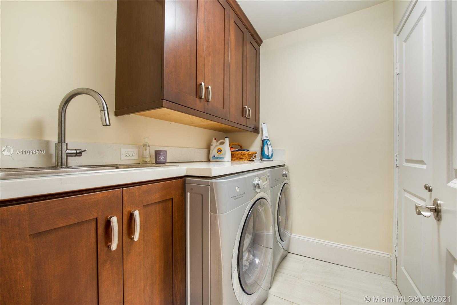 Small Image of 1119 CAMPO SANO AVE #4, Coral Gables Number 15