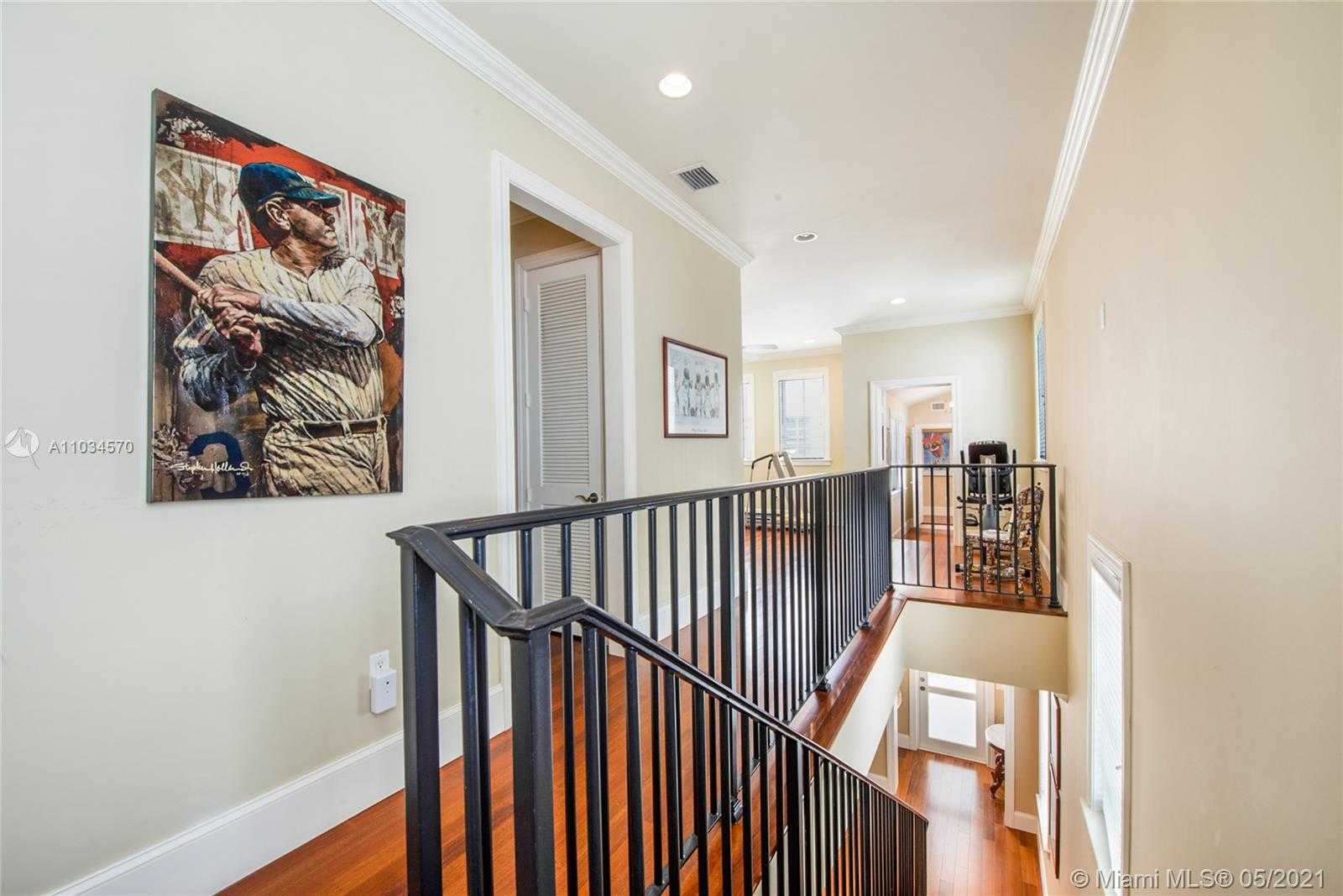 Small Image of 1119 CAMPO SANO AVE #4, Coral Gables Number 19