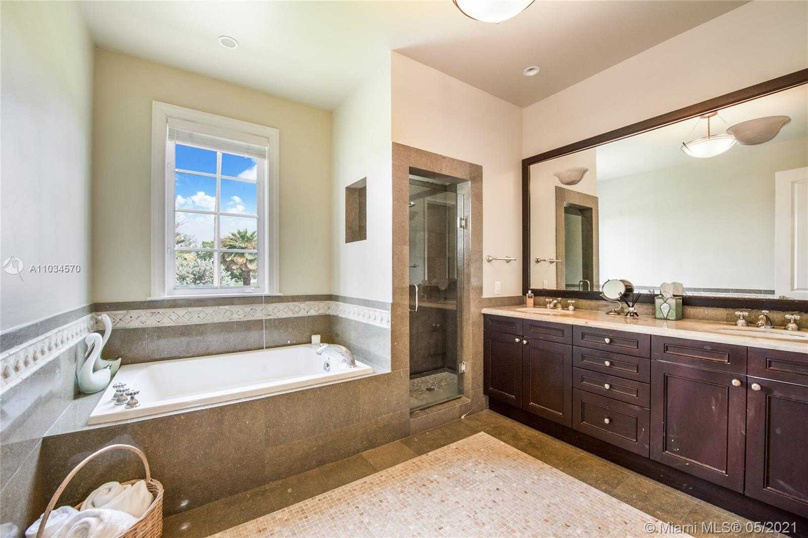 Small Image of 1119 CAMPO SANO AVE #4, Coral Gables Number 21