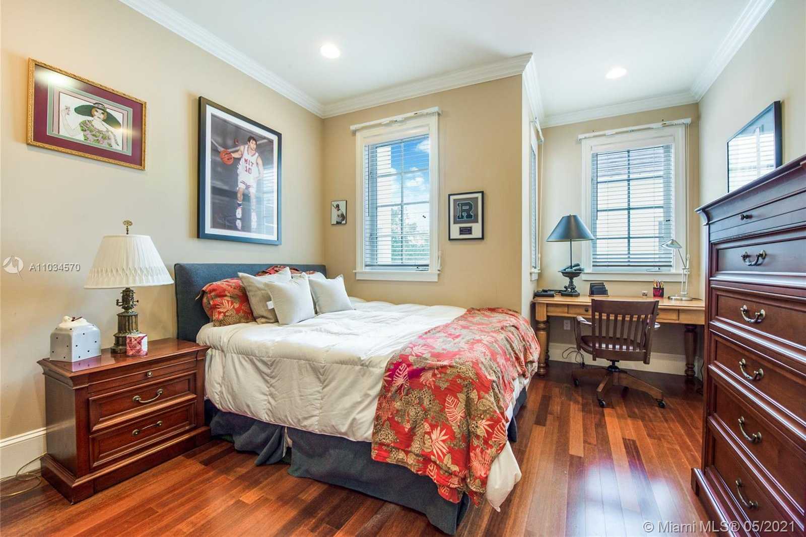Small Image of 1119 CAMPO SANO AVE #4, Coral Gables Number 22