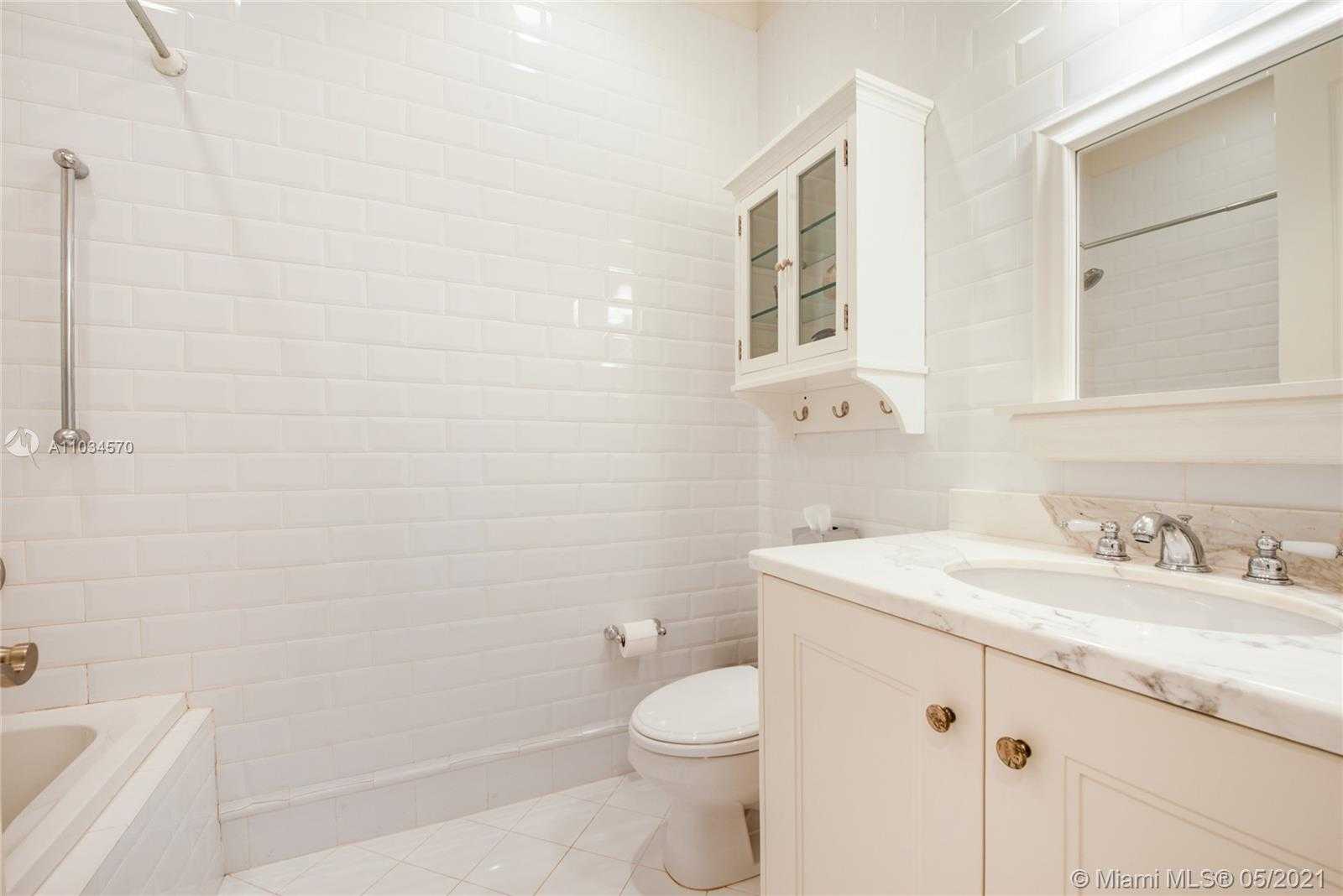 Small Image of 1119 CAMPO SANO AVE #4, Coral Gables Number 23