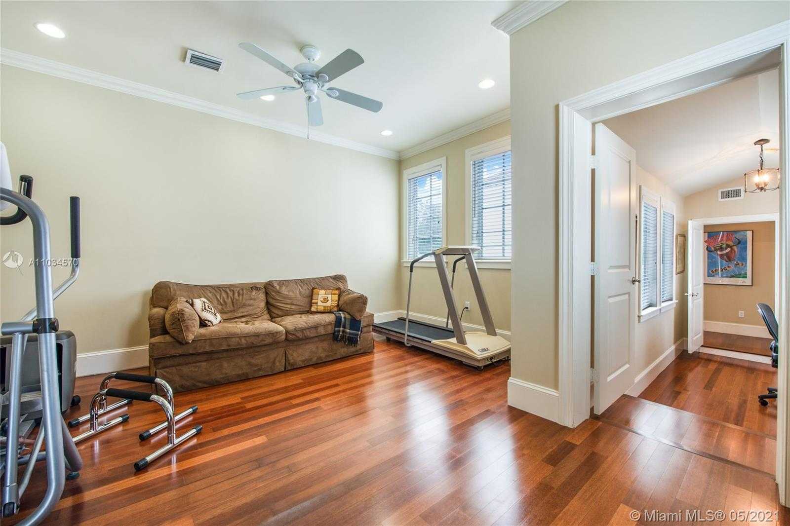 Small Image of 1119 CAMPO SANO AVE #4, Coral Gables Number 24