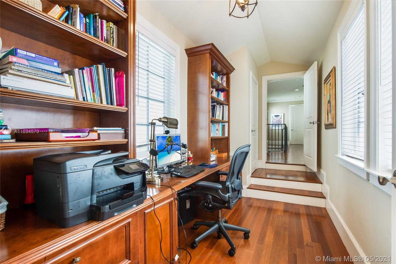 Small Image of 1119 CAMPO SANO AVE #4, Coral Gables Number 25