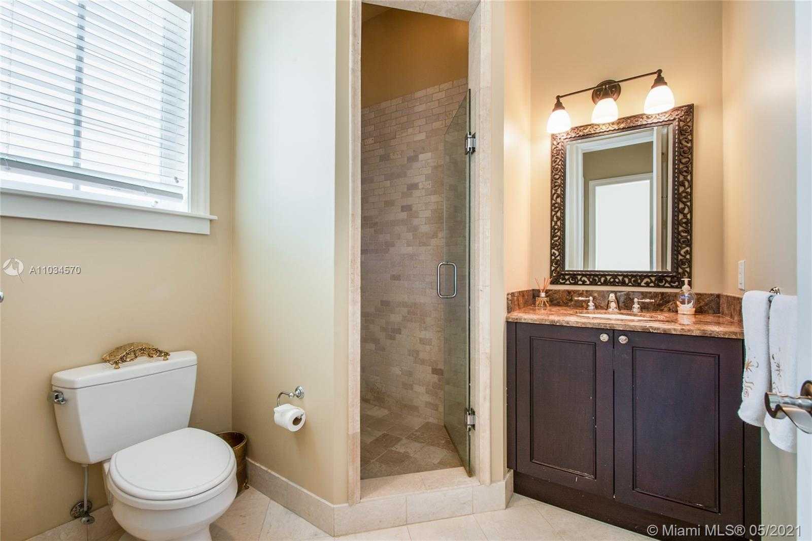 Small Image of 1119 CAMPO SANO AVE #4, Coral Gables Number 27
