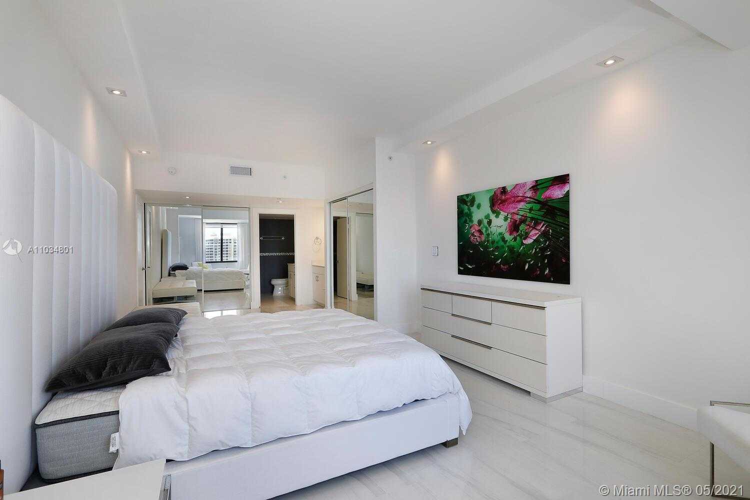 Small Image of 201 CRANDON BLVD #923, Key Biscayne Number 14