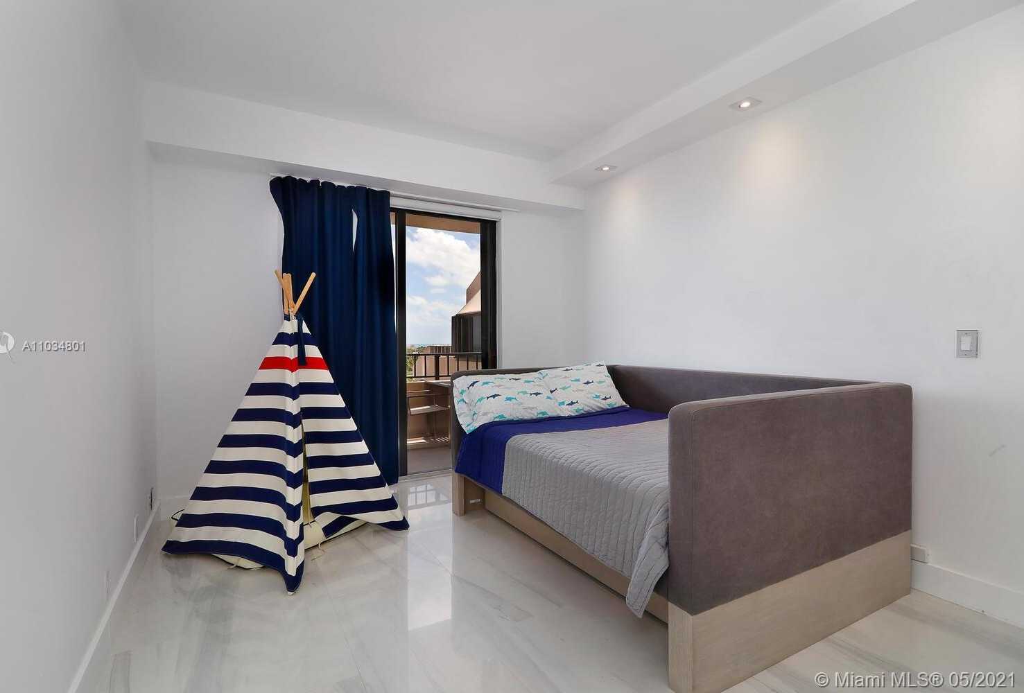 Small Image of 201 CRANDON BLVD #923, Key Biscayne Number 17