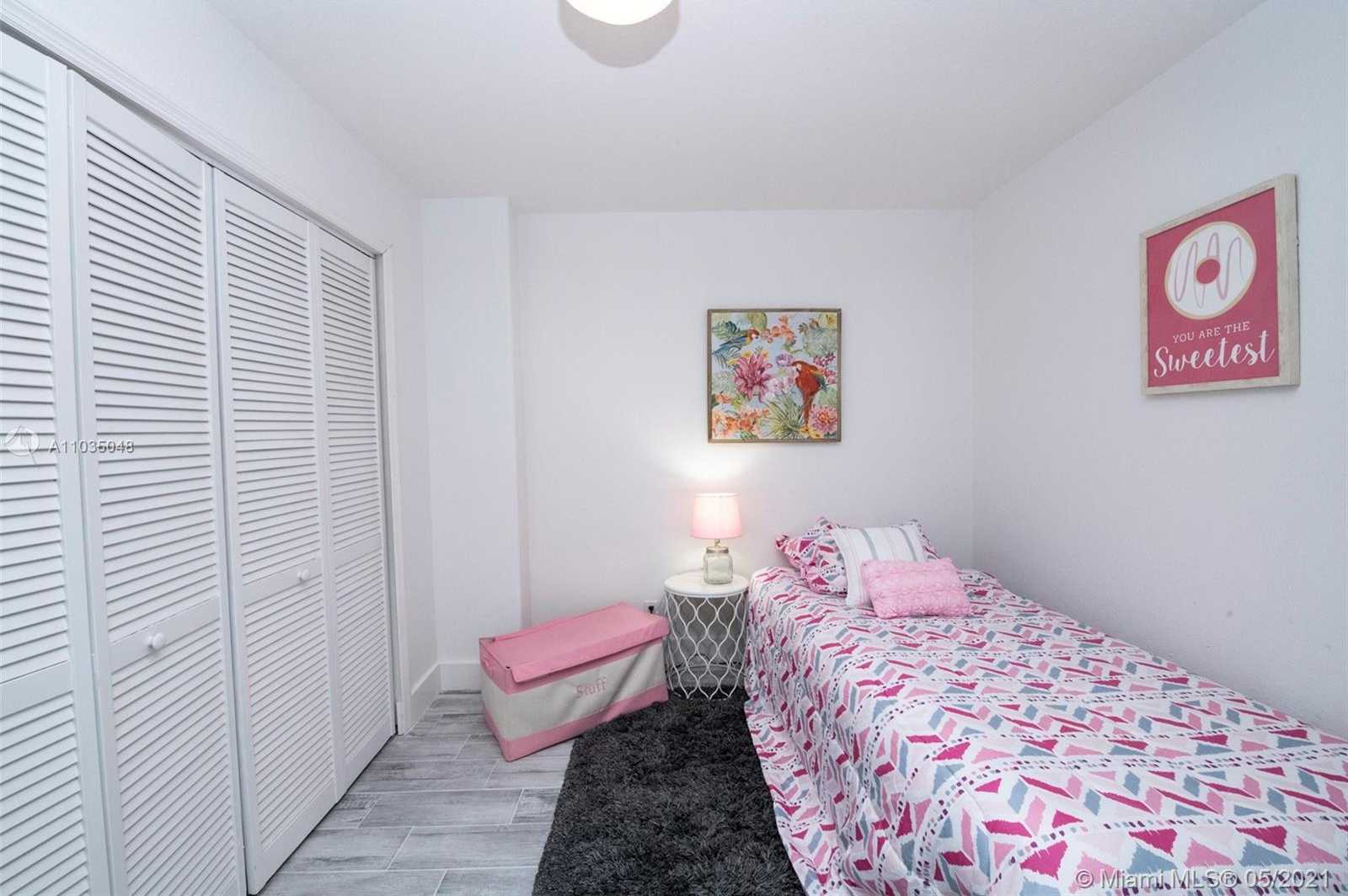 Small Image of 2401 COLLINS AVE #1410, Miami Beach Number 15