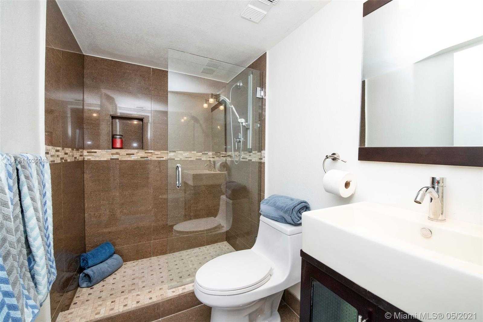 Small Image of 2401 COLLINS AVE #1410, Miami Beach Number 16