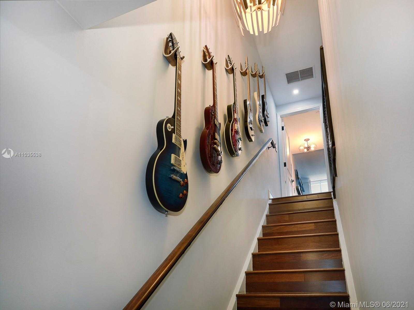 Small Image of 614 VALENCIA AVE #103, Coral Gables Number 15