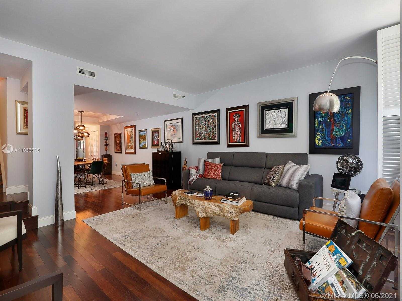 Small Image of 614 VALENCIA AVE #103, Coral Gables Number 2