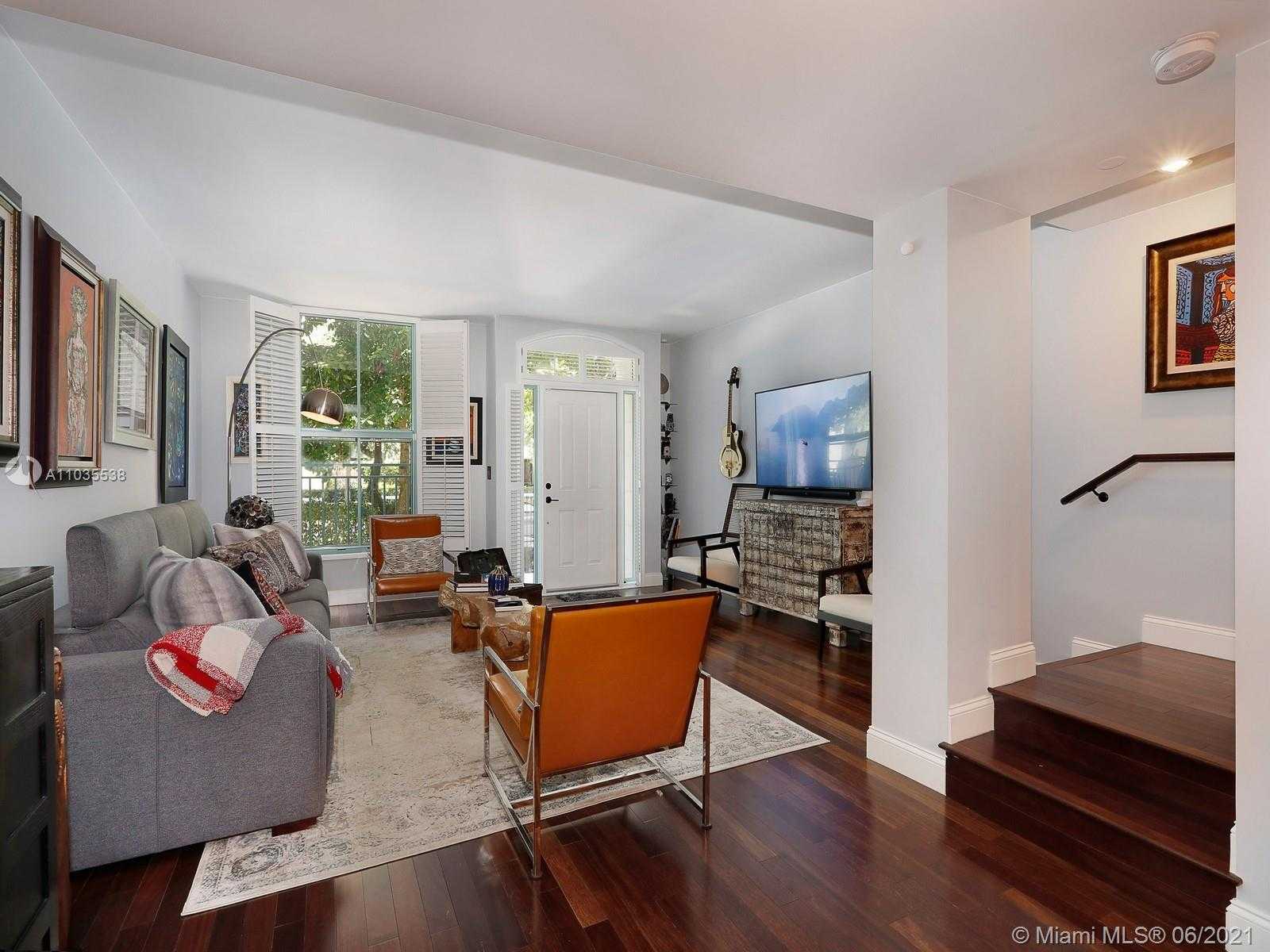Small Image of 614 VALENCIA AVE #103, Coral Gables Number 4