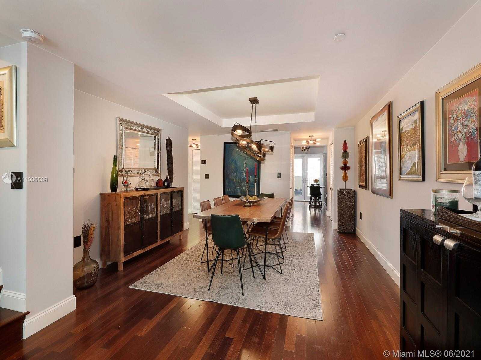 Small Image of 614 VALENCIA AVE #103, Coral Gables Number 6