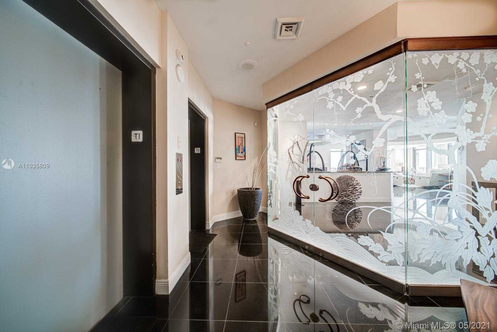 Small Image of 1581 BRICKELL AVE #T-101, Miami Number 15