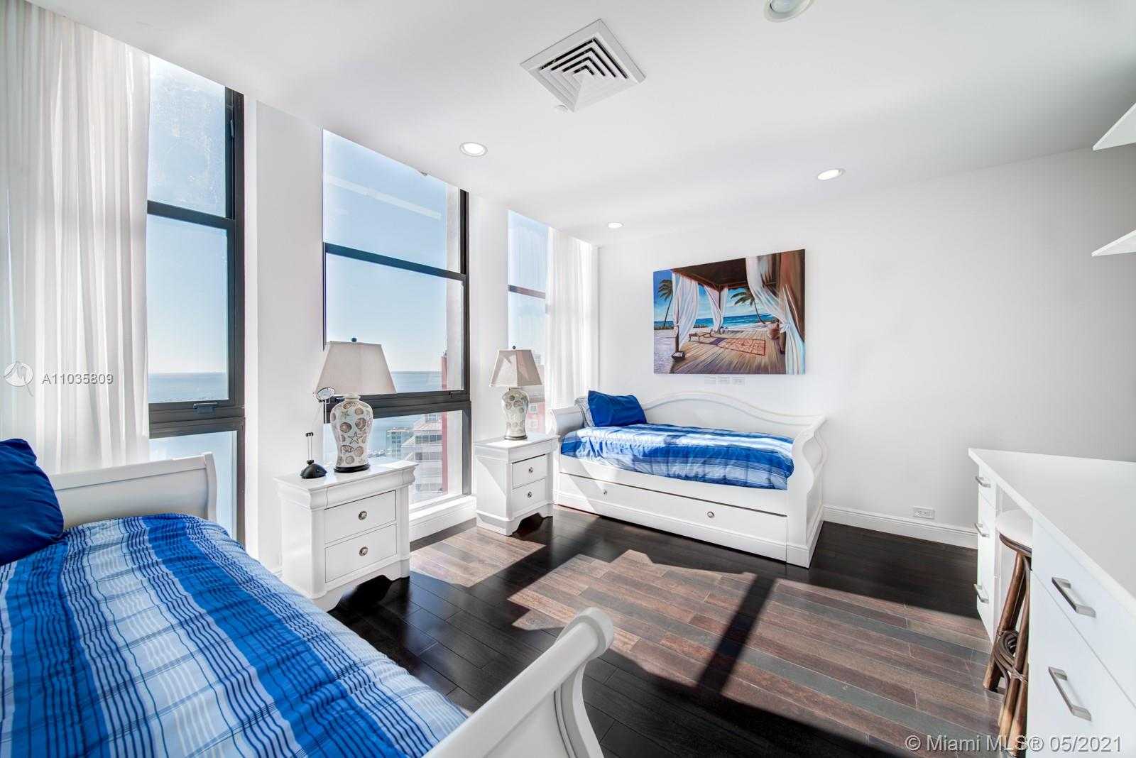 Small Image of 1581 BRICKELL AVE #T-101, Miami Number 18