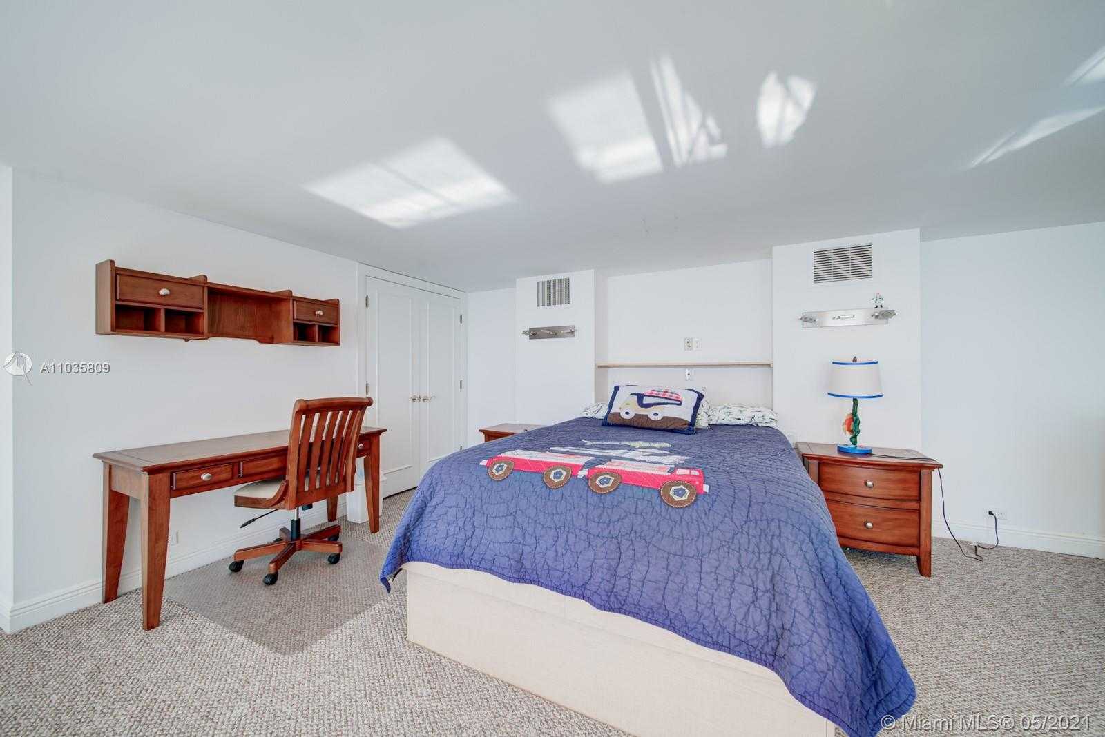 Small Image of 1581 BRICKELL AVE #T-101, Miami Number 24