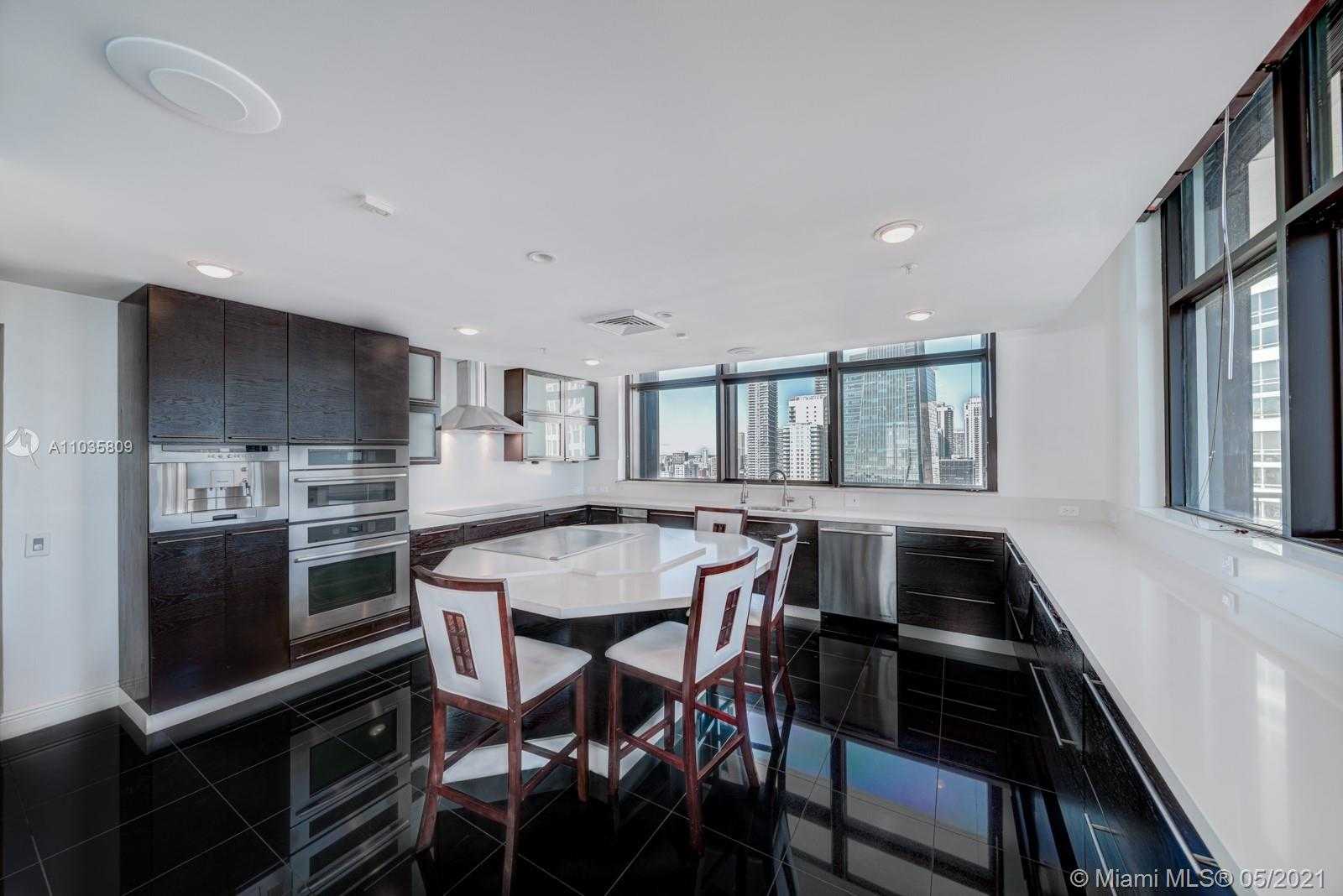 Small Image of 1581 BRICKELL AVE #T-101, Miami Number 4