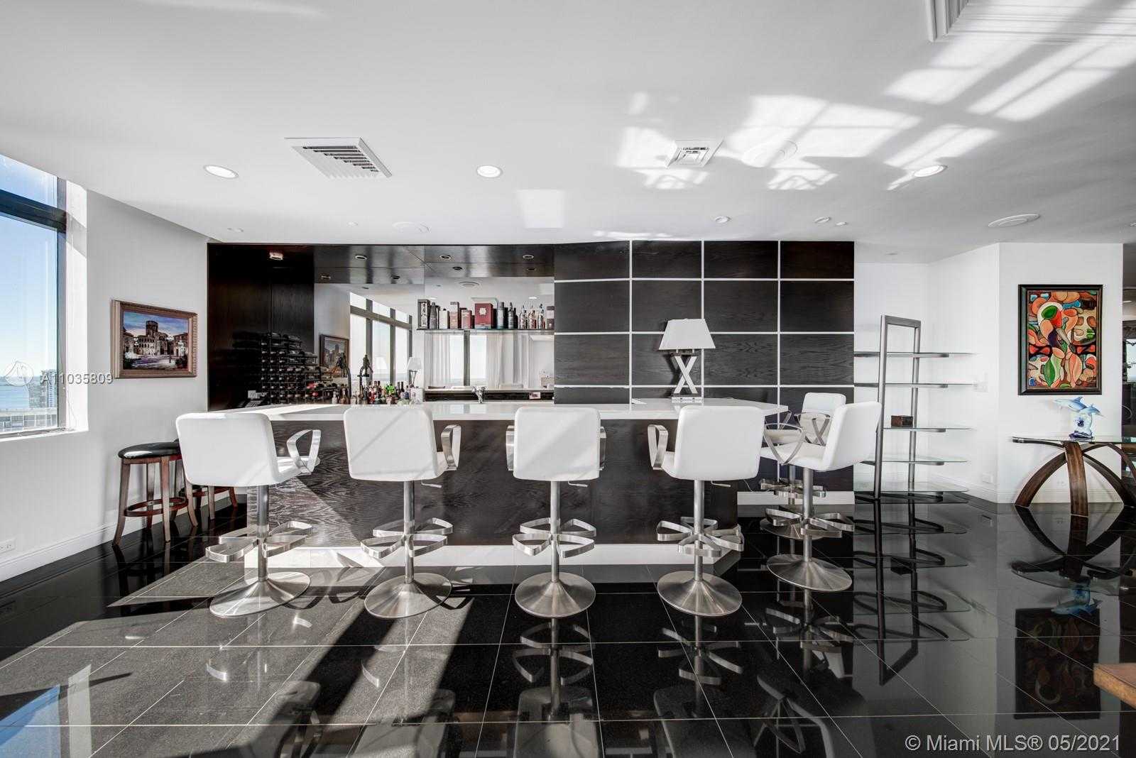 Small Image of 1581 BRICKELL AVE #T-101, Miami Number 5