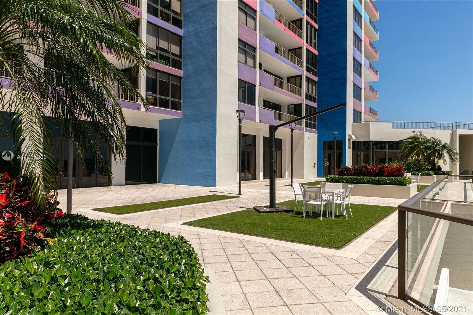 Small Image of 1581 BRICKELL AVE #T-101, Miami Number 60