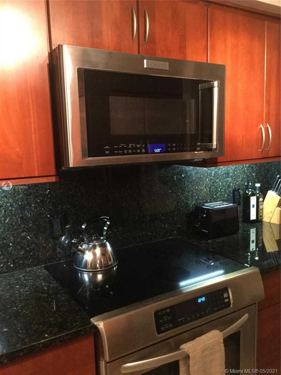 Small Image of 2889 MCFARLANE RD #1801, Miami Number 15