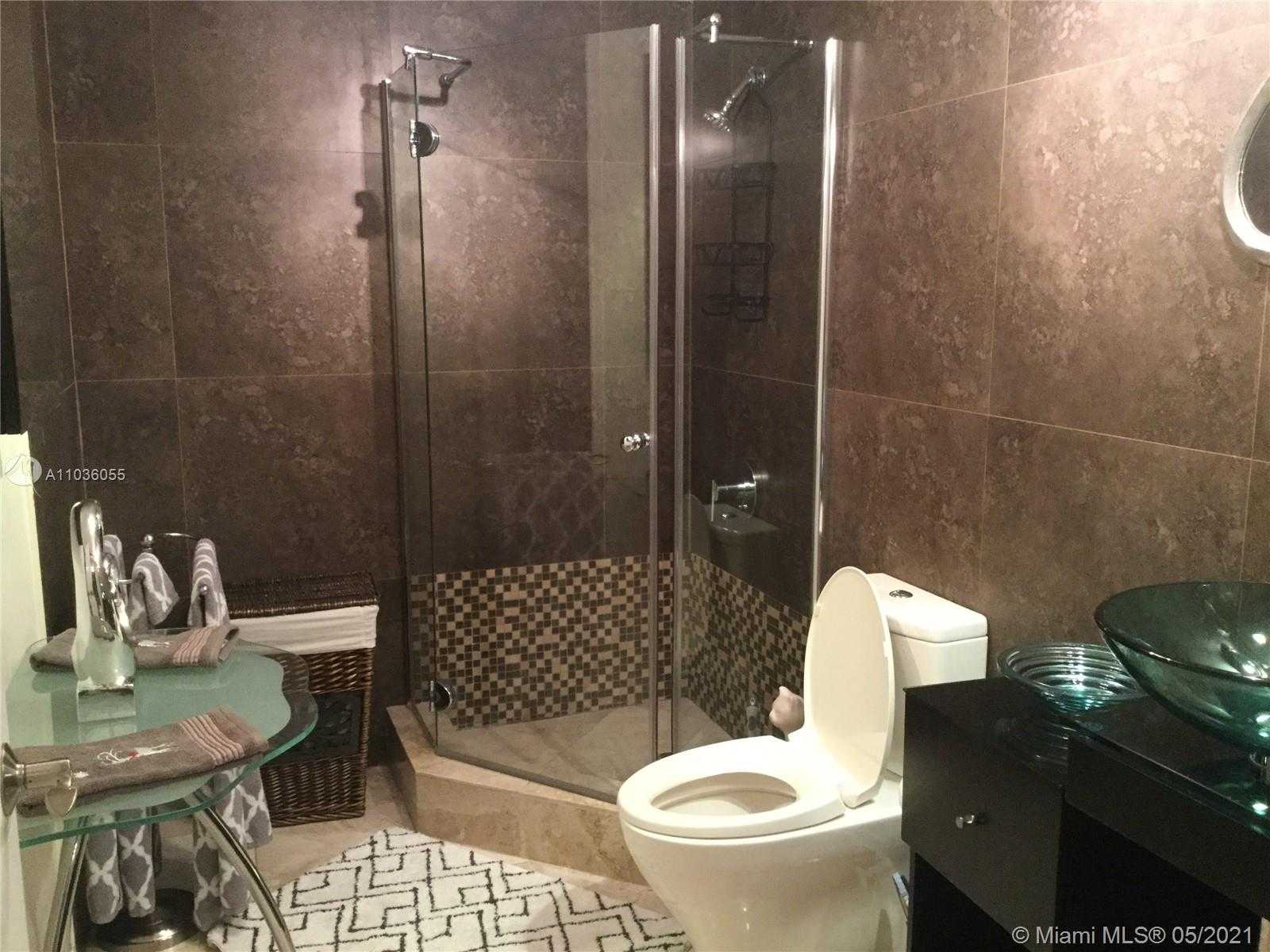 Small Image of 2889 MCFARLANE RD #1801, Miami Number 26