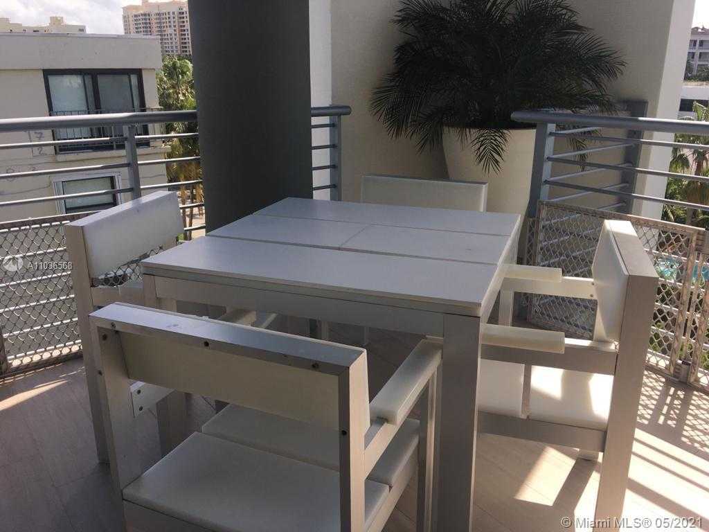 Small Image of 101 SUNRISE DR #404, Key Biscayne Number 3