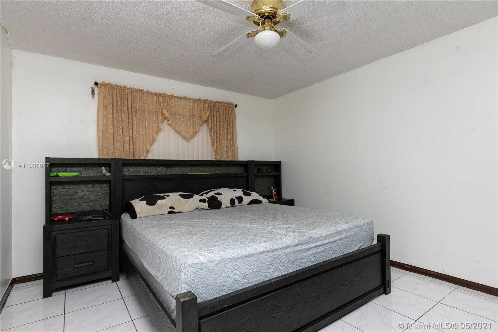 Small Image of 6445 SOUTH WEST 135TH AVE #E, Miami Number 16