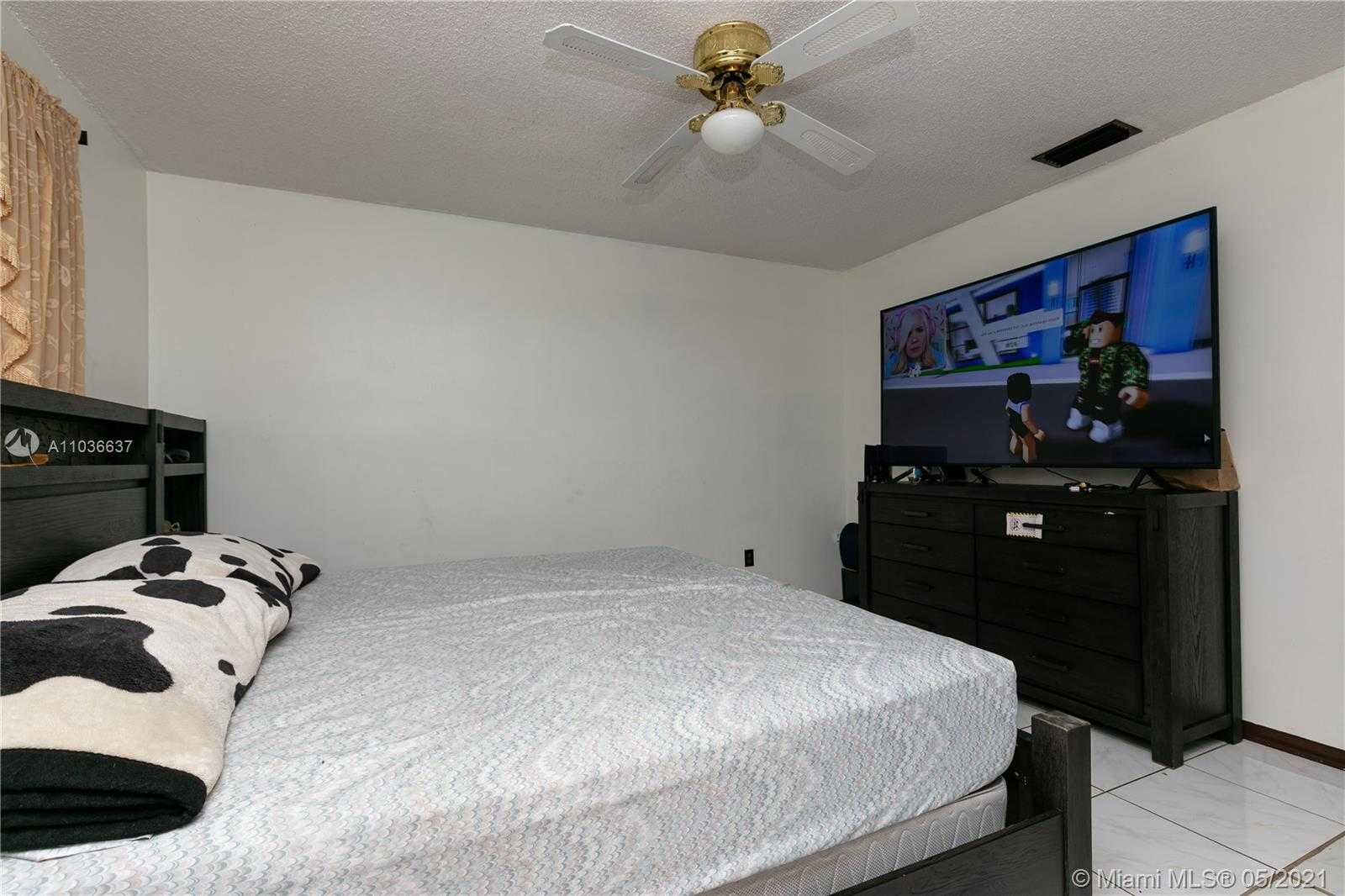 Small Image of 6445 SOUTH WEST 135TH AVE #E, Miami Number 17